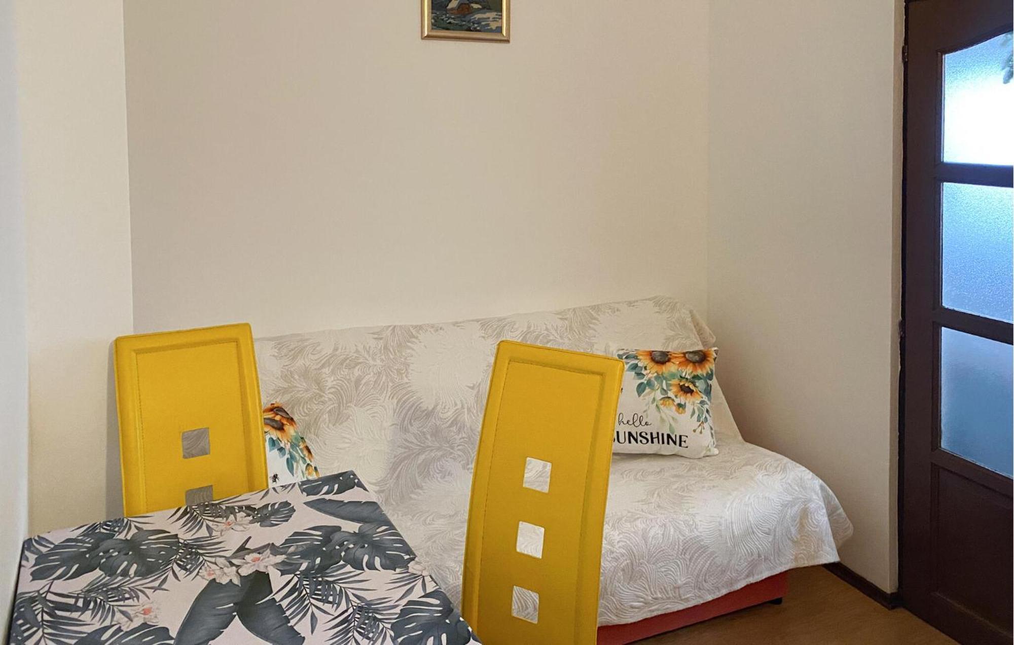 1 Bedroom Awesome Apartment In Liznjan Exterior photo